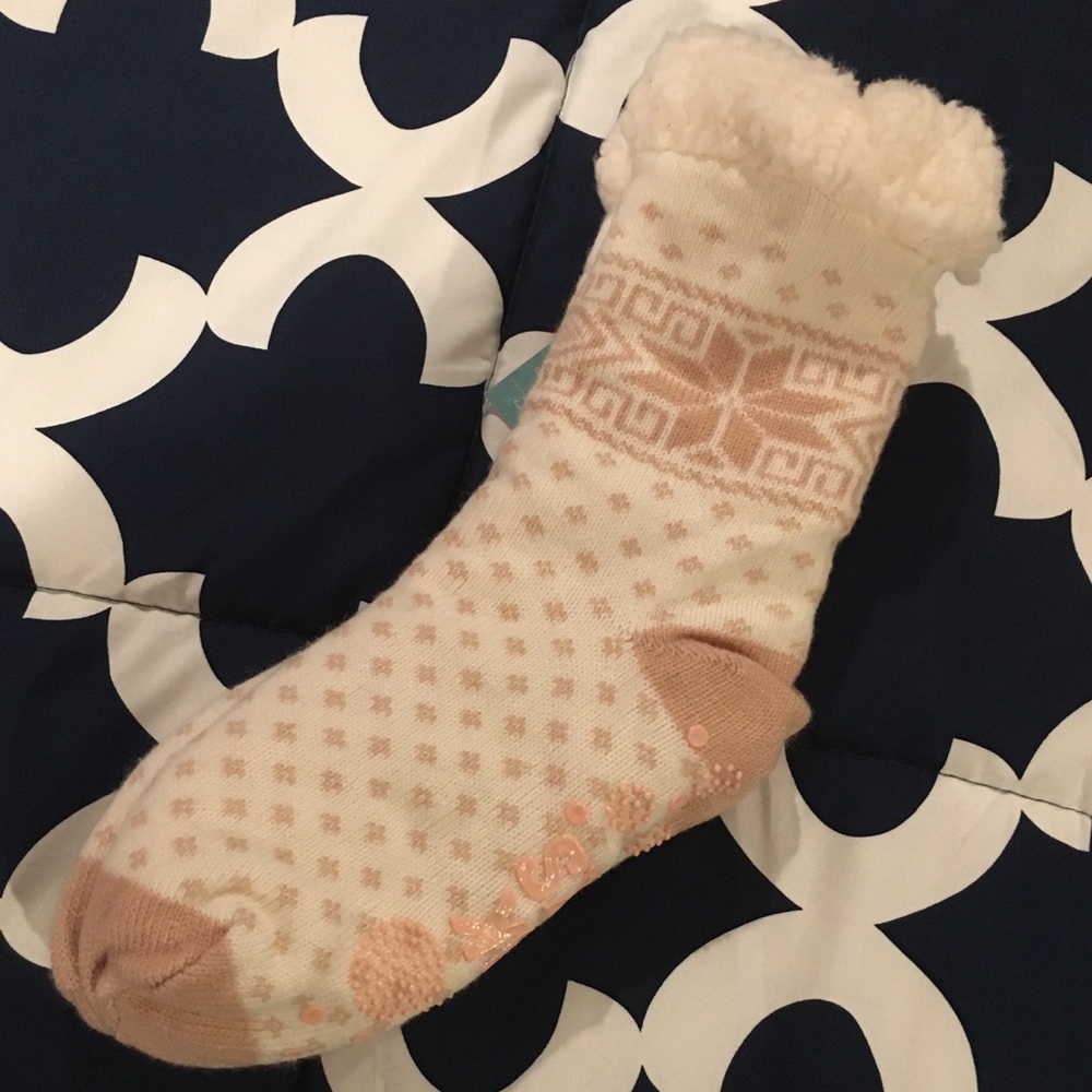 NWT Muk Luks Slippers